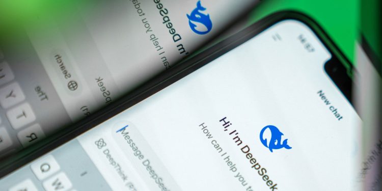 Deepseek vs. chatgpt: Hands -on with Deepseek's R1 Chatbot