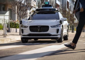 Hablamos con el tipo que quedó atrapado en un robotaxi Waymo en un circuito vertiginoso