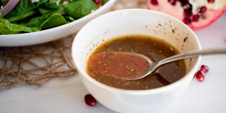 Receta de aderezo de vinagreta de granada