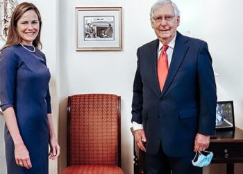 La 'conservadora' Amy Coney Barrett se pone del lado de los liberales mientras la Corte Suprema niega la solicitud de Trump de bloquear la sentencia del viernes