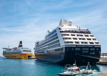 Agradable prohibirá los cruceros en 2025