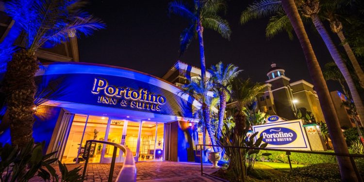 Hotel con una joya medio escondida cerca de Disneyland