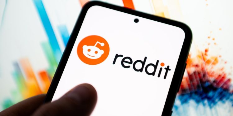 Mods deportivos de Reddit, usuarios que piden la prohibición de enlaces X en publicaciones