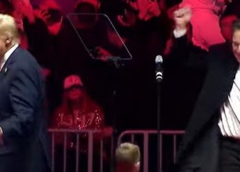 Trump agradece a Musk por ser muy eficaz con las «computadoras para contar votos» de Pensilvania