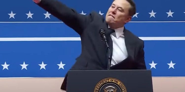 Elon Musk parece dar el saludo nazi a los fanáticos de Trump en la toma de posesión