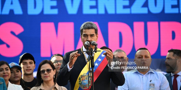 Estados Unidos rechaza el reclamo de poder de Maduro en Venezuela