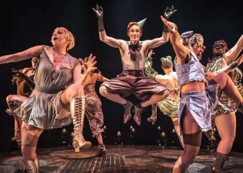Reseña: el renacimiento de Cabaret en Broadway