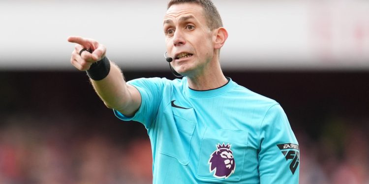 David Coote: El ex árbitro de la Premier League se disculpa por las acciones que llevaron al despido de PGMOL y sale como gay | Noticias de fútbol