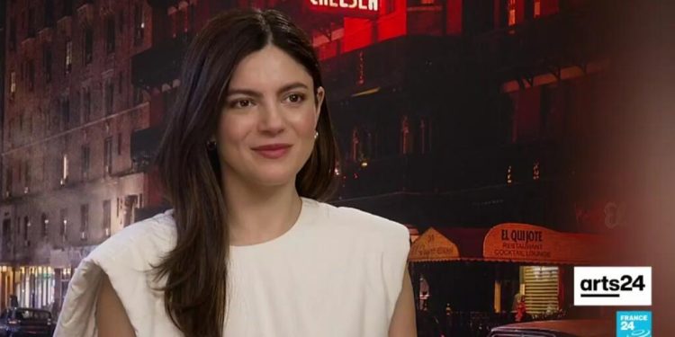 Conoce a la actriz nominada al Oscar, Monica Barbaro, la estrella de la película Bob Dylan