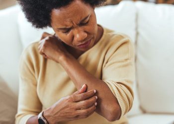 ¿Por qué las mujeres de color tienen mayor riesgo de padecer lupus?