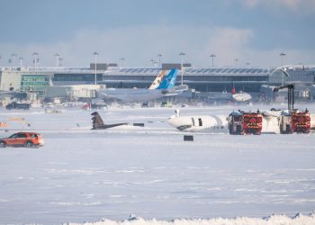Un avión de Delta se estrella en Toronto, pero se evita la tragedia