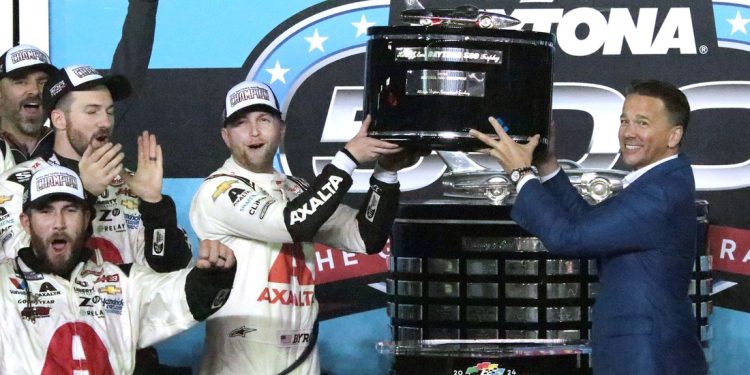 Stubbs: 5 historias de Daytona 500 para ver