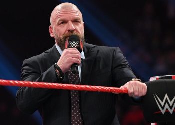 Triple H ha elegido un «genio» sorprendente para un papel muy importante en WWE Smackdown, revela el Salón de la Fama; lo felicitan