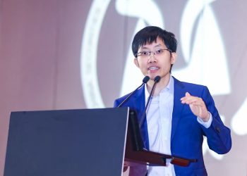 El fundador de Deepseek, Liang Wenfeng, recibe la bienvenida de un héroe en casa