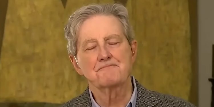 El senador John Kennedy ofrece a Sheryl Crow y a los demócratas un consejo hilarante: «Intenta no chupar»