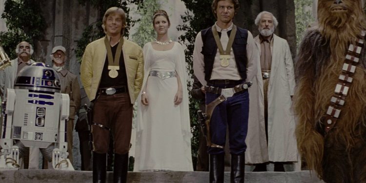 Ahora puedes colgar la medalla de Star Wars de Luke Skywalker alrededor de tu propio cuello