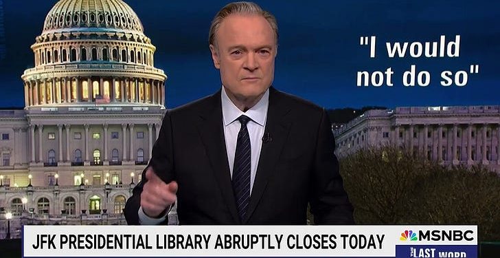 Lawrence O'Donnell llama a Trump por cerrar la biblioteca JFK