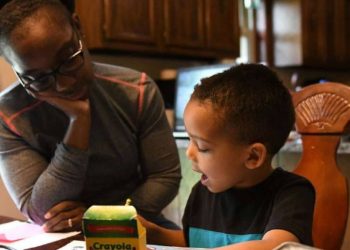 Trump firma la orden ejecutiva que promueve la elección de la escuela