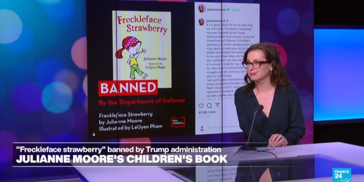 El libro de Julianne Moore «Freckleface Strawberry» extraído de los estantes escolares