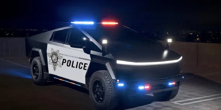 La policía de Las Vegas recibe 10 Tesla Cybertrucks de Mystery Donor