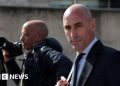El ex jefe del fútbol de España, Luis Rubiales, multado con el beso de la Copa Mundial