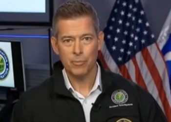 El secretario de transporte de Trump se desmorona cuando se le pide evidencia de que Dei causó un accidente de DC