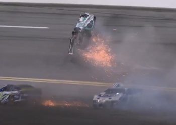 Daytona 500: el piloto se voltea en un choque salvaje durante las vueltas finales de la raza (video) | El experto de la puerta de entrada