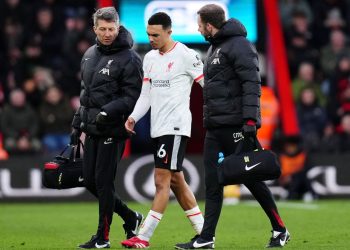 Lesión de Trent Alexander-Arnold: Arne Slot dice que el defensor del Liverpool podría perderse la Copa Carabao Semifinal Segunda pierna Vs Spurs | Noticias de fútbol