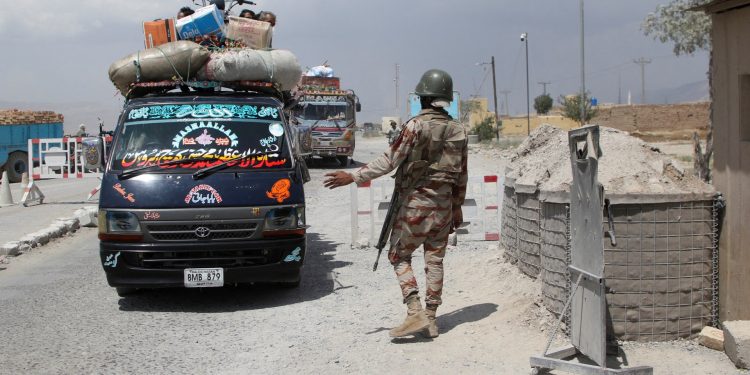 Las fuerzas de Pakistán continúan operando para liberar cientos del tren secuestrado | Noticias de transporte
