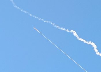 Israel dice que los misiles interceptaron desde Yemen como Estados Unidos apunta a sitios Houthi | Noticias de conflicto de Israel-Palestina