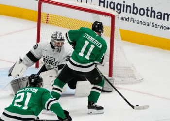 Roundup de NHL: Logan Stankoven anota dos veces en la victoria de las estrellas