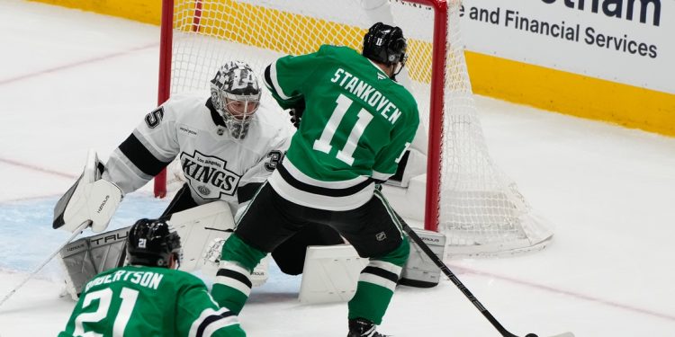 Roundup de NHL: Logan Stankoven anota dos veces en la victoria de las estrellas
