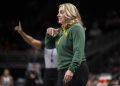 Roundup de la NCAA femenino: No. 4 Baylor, No. 5 Ole Miss Win Openers