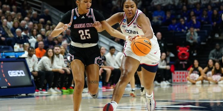 Ronda de la NCAA Spokane 4 de las mujeres: No. 2 UConn destruye el No. 15 Arkansas State