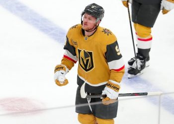 Golden Knights noquea a los depredadores para la sexta victoria consecutiva