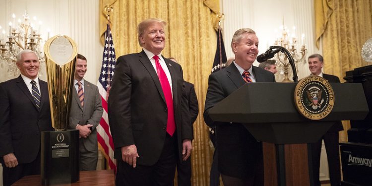 Trump respalda a Uber-Rino Lindsey Graham en el endoso impactante 2026 | El experto de la puerta de entrada