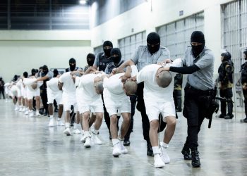 Los inmigrantes venezolanos deportaron a El Salvador a pesar de la prohibición de la corte de los Estados Unidos | Noticias