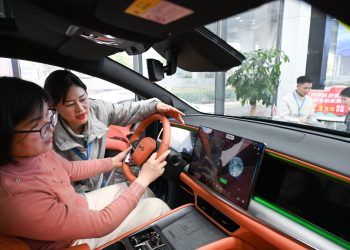 BYD dice que ahora puede cargar un automóvil eléctrico en 5 minutos