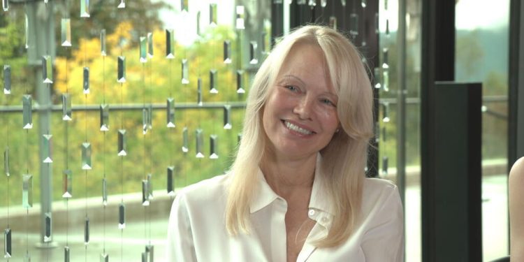 Pamela Anderson al hacer un regreso en el cine