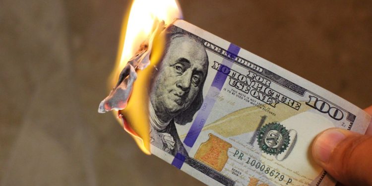 Los CEO del banco obtuvieron millones antes del rescate del gobierno