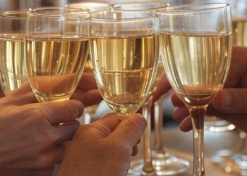 Por primera vez en 140 años, los medios de comunicación falsos de élite se niegan a brindar al presidente Trump en la cena anual de parrilla, en su lugar, tostaron la libertad de expresión, algo que desprecian | El experto de la puerta de entrada