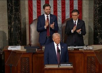 Bombas de discurso de Trump y dibuja su audiencia más pequeña del Congreso del Congreso