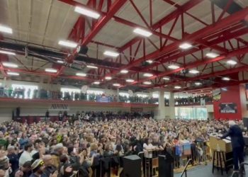 10,512 aparecer para luchar contra la oligarquía con Bernie Sanders en Michigan