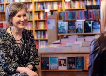 Autor Ann Patchett al escribir en medio del caos