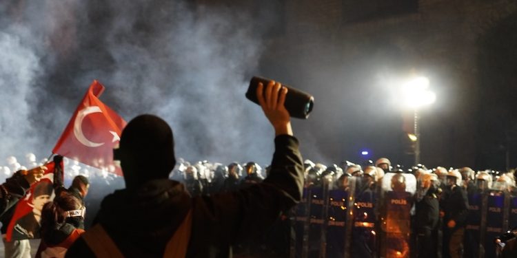 Protestas en Turquía en medio de un cambio global a la derecha