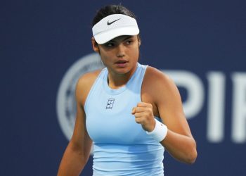 Emma Raducanu: Briton hasta el último 16 en Miami Open después de una impresionante exhibición contra McCartney Kessler | Noticias de tenis