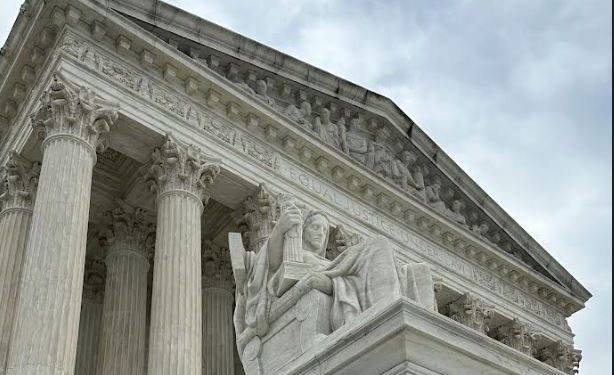 Justo en: la Corte Suprema ordena a la administración Trump que descongele inmediatamente los pagos de ayuda extranjera con Barrett y Roberts en el puesto de alerta con la mayoría «aturdido», problemas de Alito, disidencia mordaz | El experto de la puerta de entrada