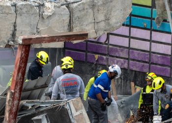 La búsqueda termina de víctimas en el colapso del techo de la República Dominicana que mató a 221
