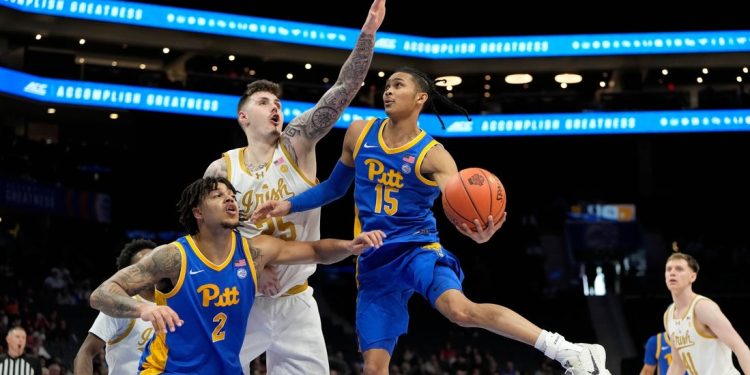Pitt G Jaland Lowe Transfiring a Kentucky