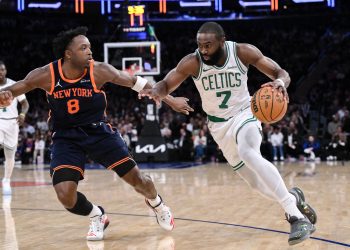 El régimen de manejo del dolor de Jaylen Brown antes de los playoffs deja a los fanáticos preocupados